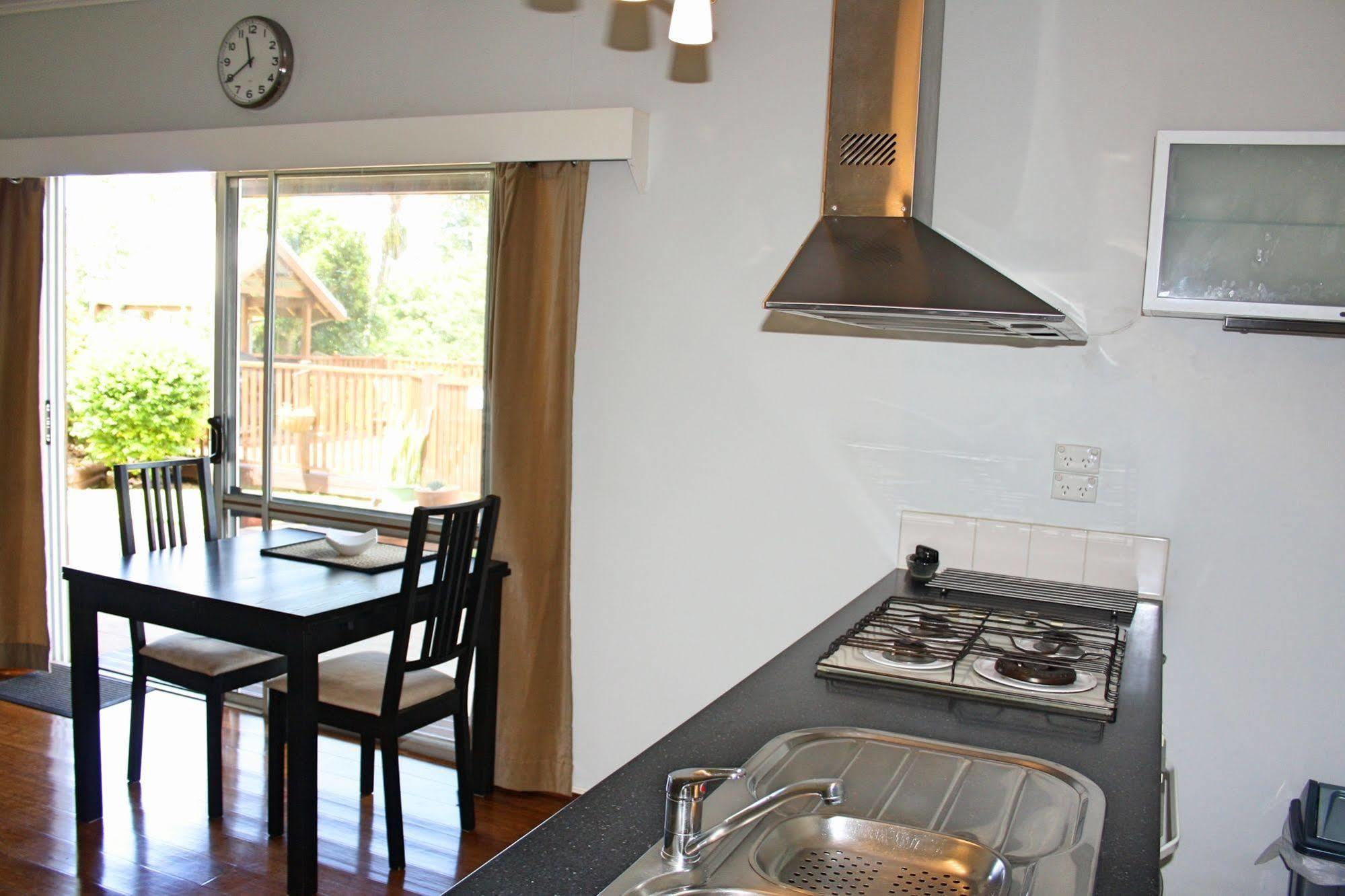 Hideaway Retreat Otel Burnt Pine Dış mekan fotoğraf